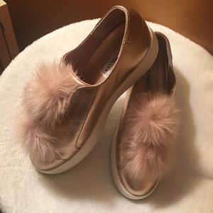 Ladies Platform Pom Pom Sneaker